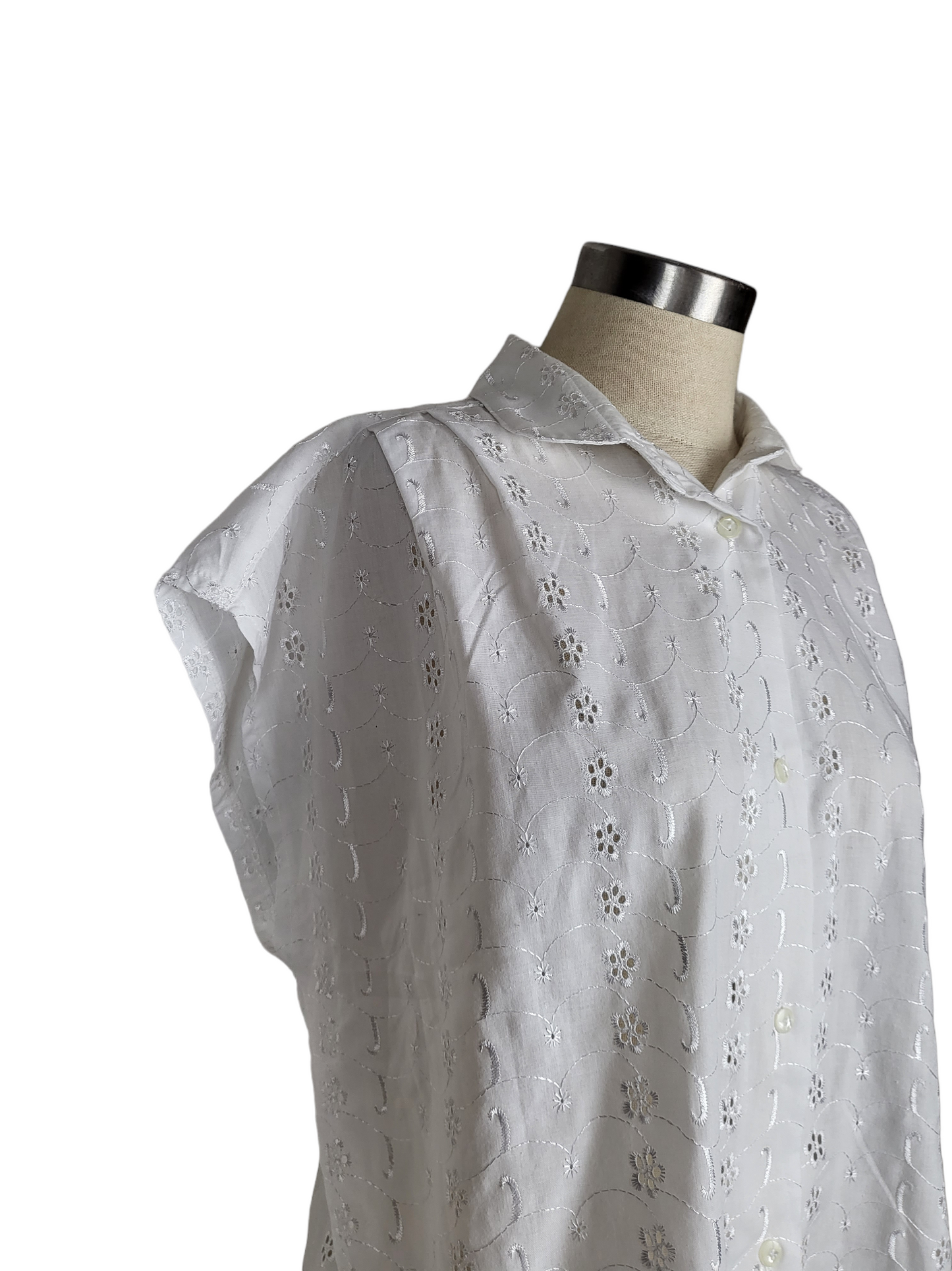 Vintage White Flower Embroidered Blouse | Size 14