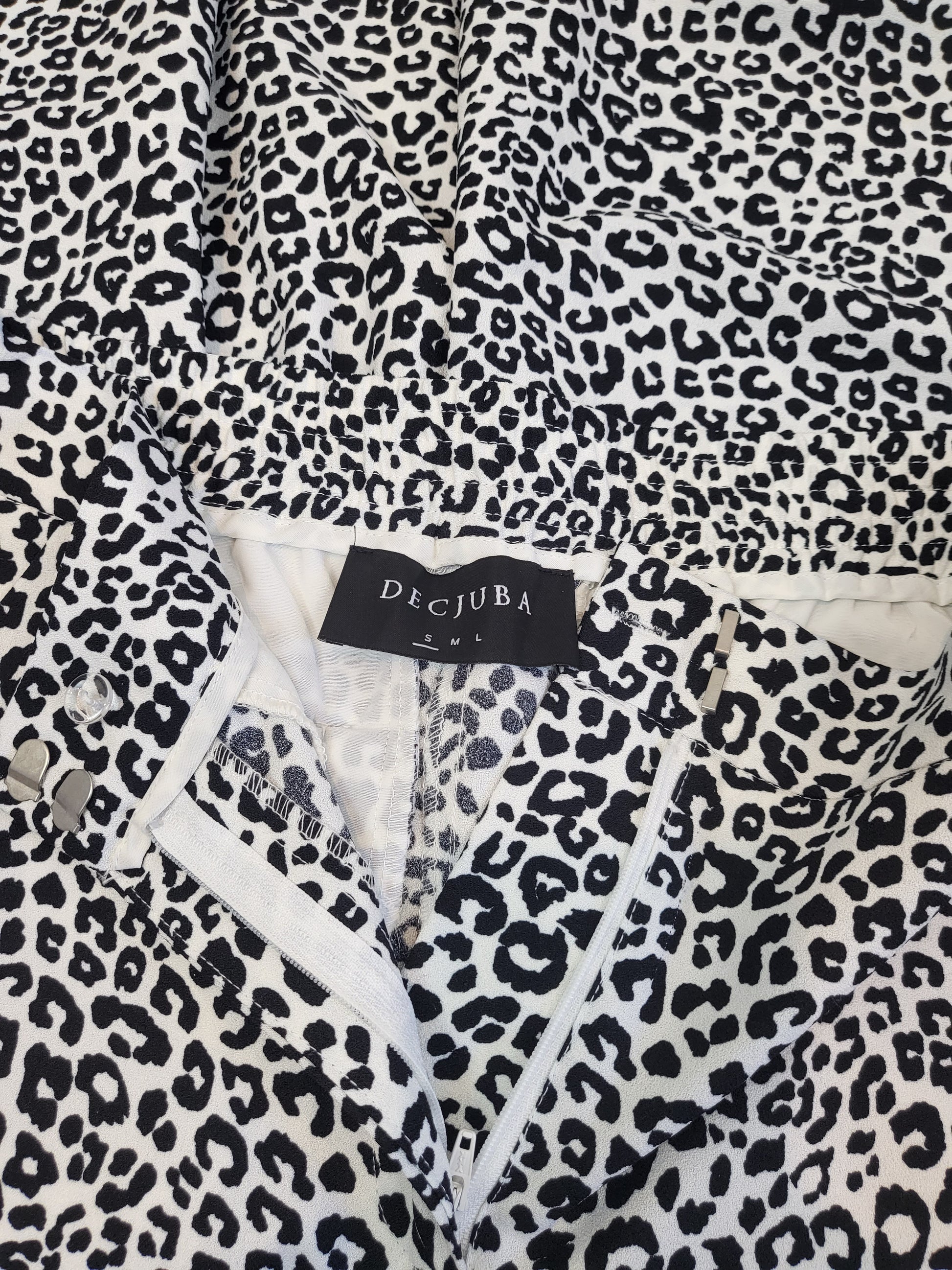 Leopard Wide Leg Pant, front zipper view